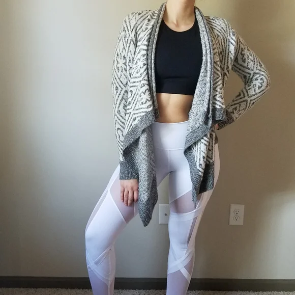 Grey & White Oversized Cozy Blanket Wrap Cardigan - Picture 3 of 8